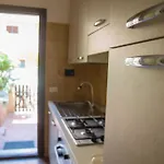 5 Minutes From The Seafront -apartment & Garden *