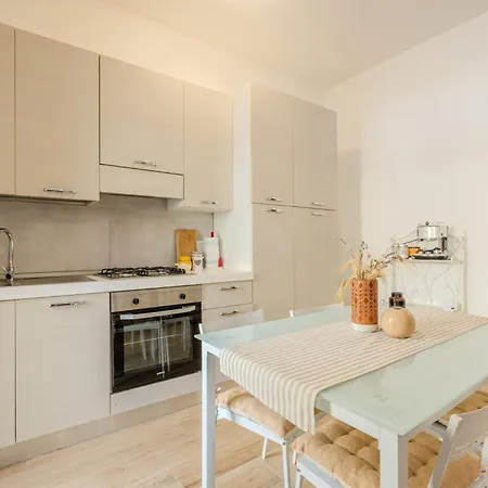 5 Minutes From The Seafront -apartment & Garden