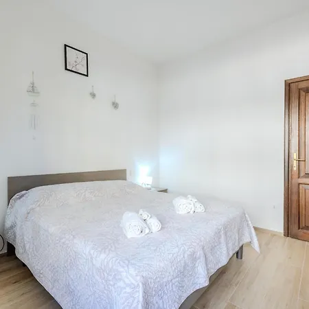 5 Minutes From The Seafront -apartment & Garden Appartement *