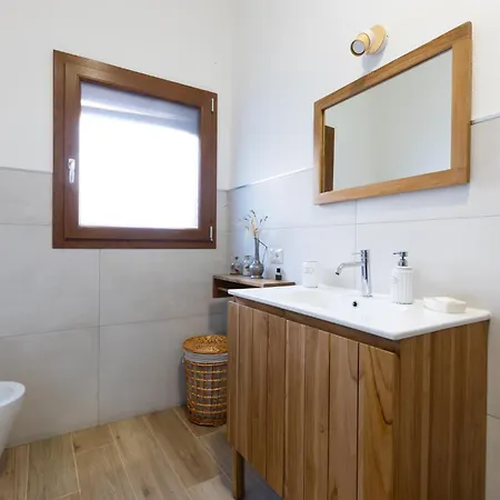 Appartement 5 Minutes From The Seafront -apartment & Garden Olbia
