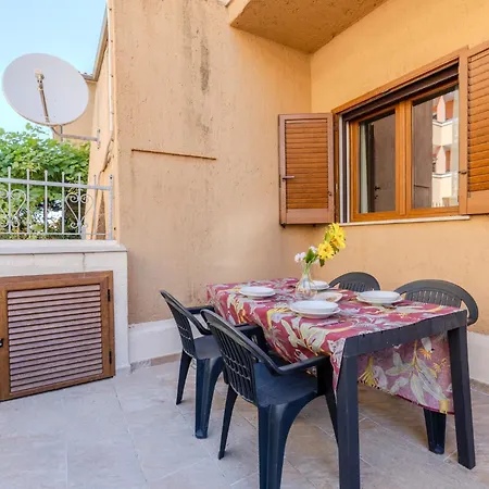 Appartement 5 Minutes From The Seafront -apartment & Garden Olbia