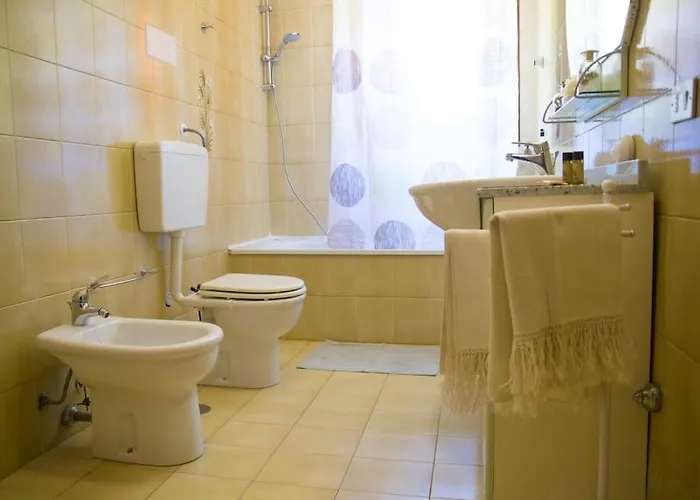 5 Minutes From The Seafront -apartment & Garden * オルビア