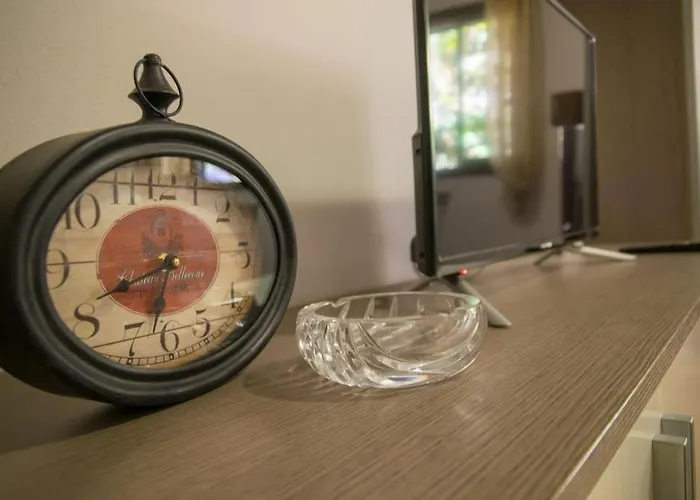 5 Minutes From The Seafront -apartment & Garden *