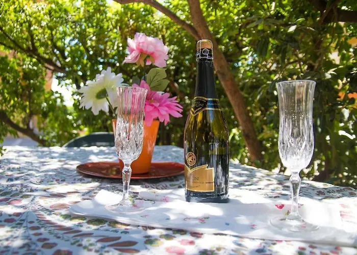 5 Minutes From The Seafront -apartment & Garden アパート