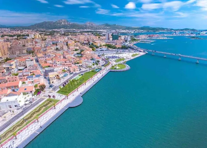 5 Minutes From The Seafront -apartment & Garden アパート *