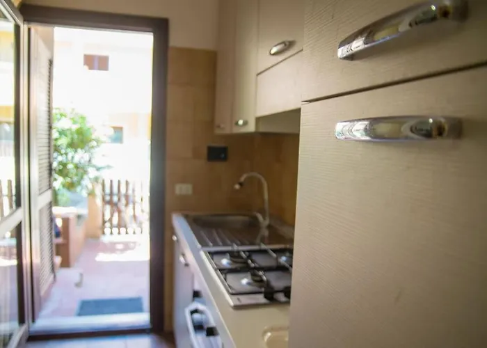 5 Minutes From The Seafront -apartment & Garden *